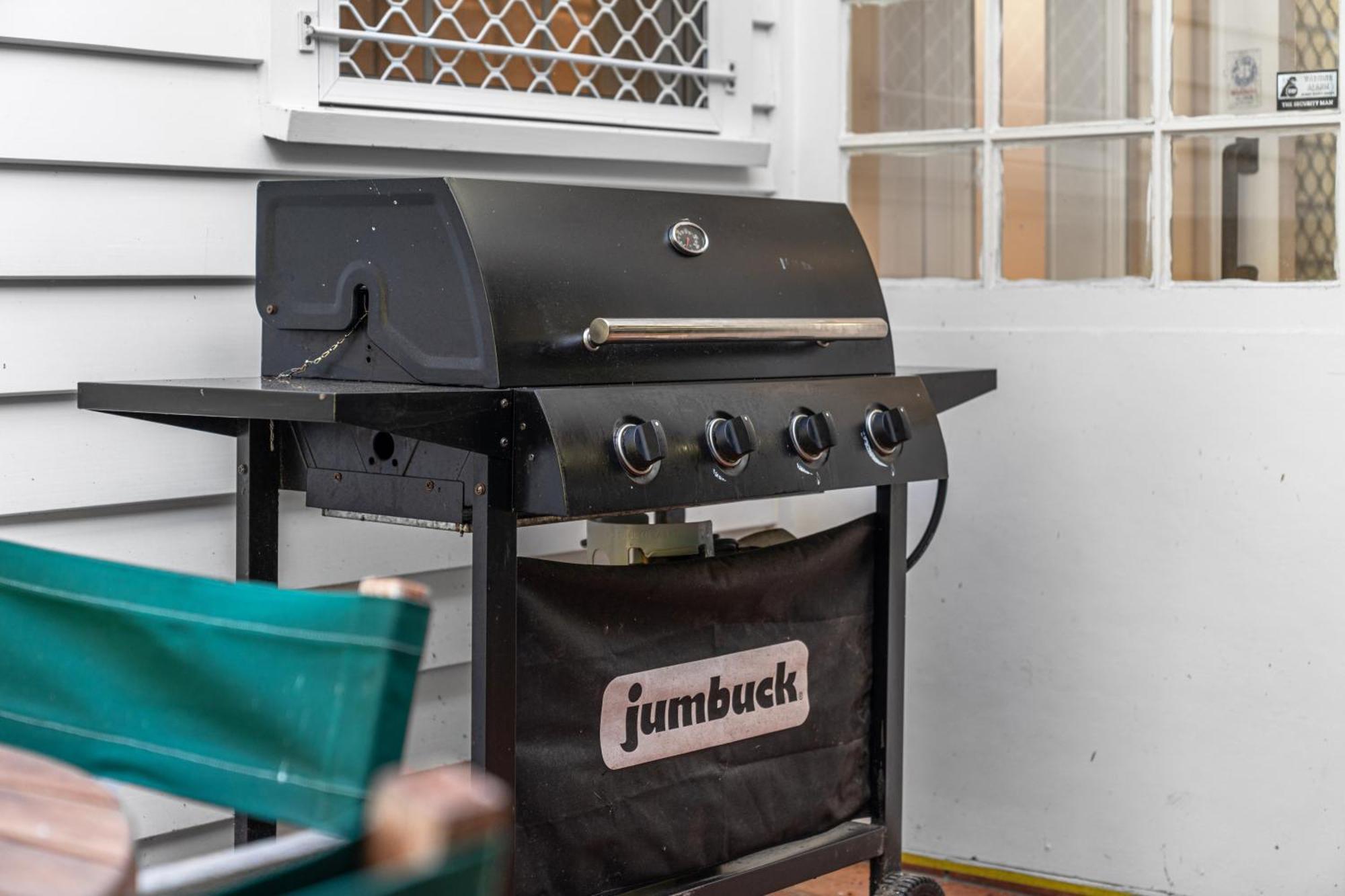 Tasman Holiday Parks Picton Exterior photo A gas barbecue